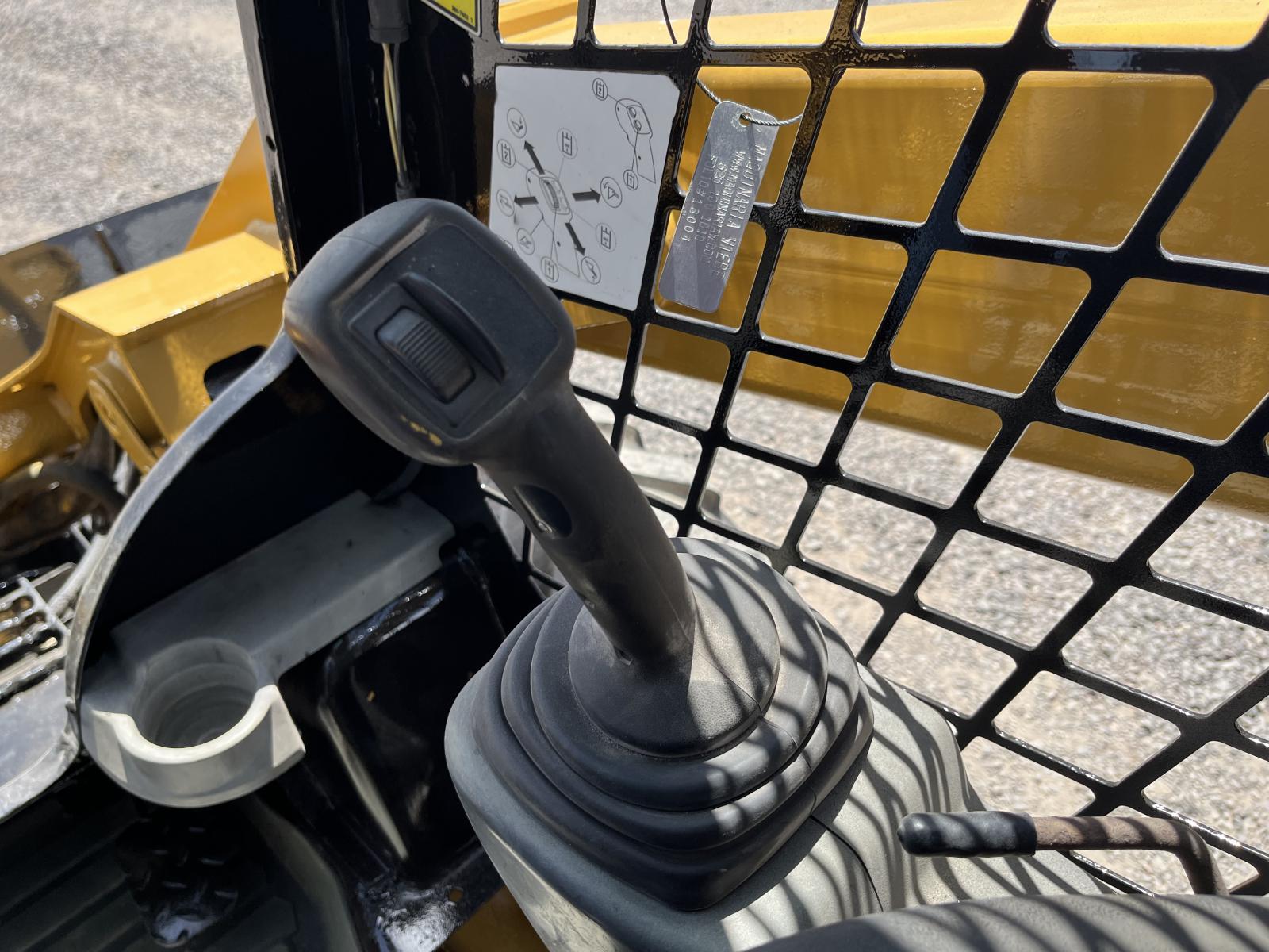 ./imagenes/INVOICE/2019/18004/CATERPILLAR 262D (17).JPG